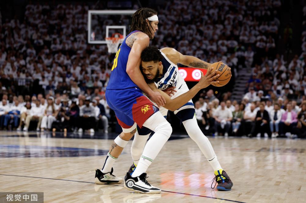 持运动员的 持运动员的