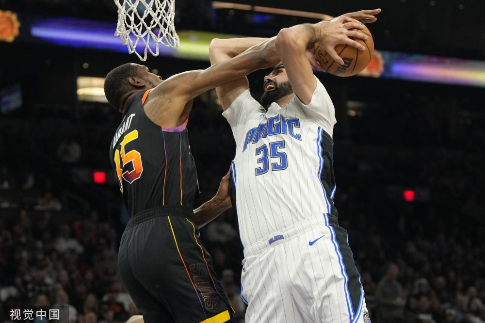 而在赛场上 而在赛场上